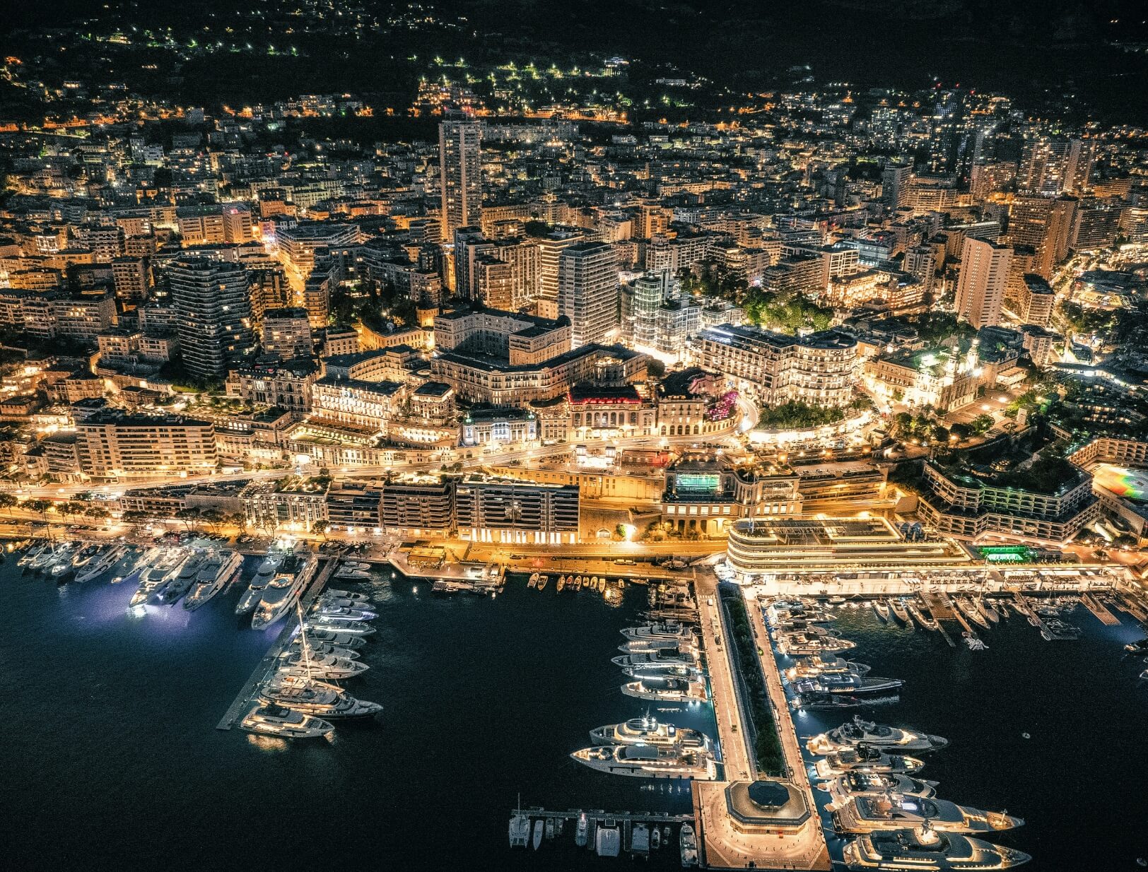 Serata a Montecarlo per addio al celibato
